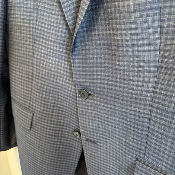 Calvin Klein 100% Wool Navy Checkered Blazer - Picture 5 of 16